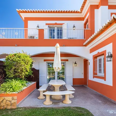 4-schlafzimmer-villa R2- Garten- Pool- By Interhome *