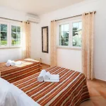 4-schlafzimmer-villa R2- Garten- Pool- By Interhome